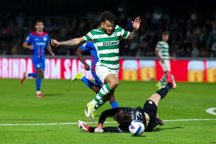 Sporting Lisboa golea al Alverca y se mete a la lucha por el liderato de Portugal