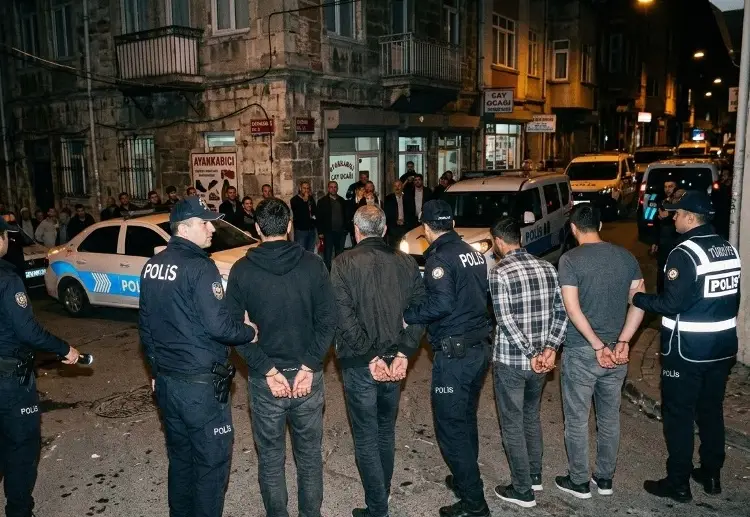 Arrestan a ex presidentes del Galatasaray y Besiktas por presunto consumo de dr0gas