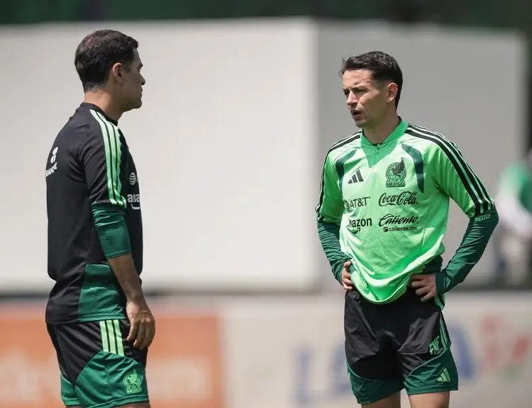 Javier Aguirre llena de elogios a Fidalgo tras su primera convocatoria al Tri