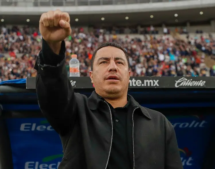 Pumas ya tomó una decisión sobre el futuro de Efraín Juárez