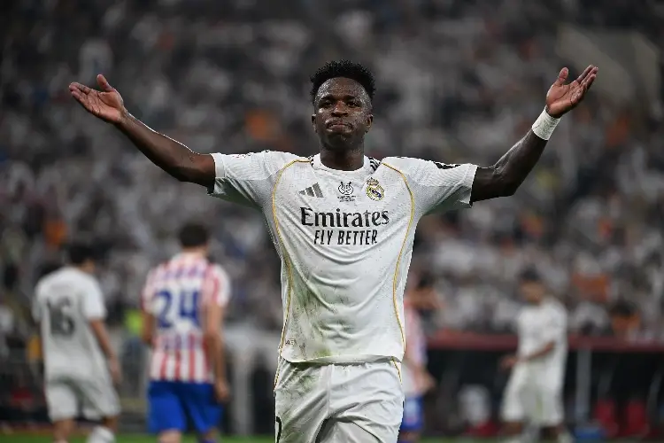 Real Madrid analiza mandar a la banca a Vinicius