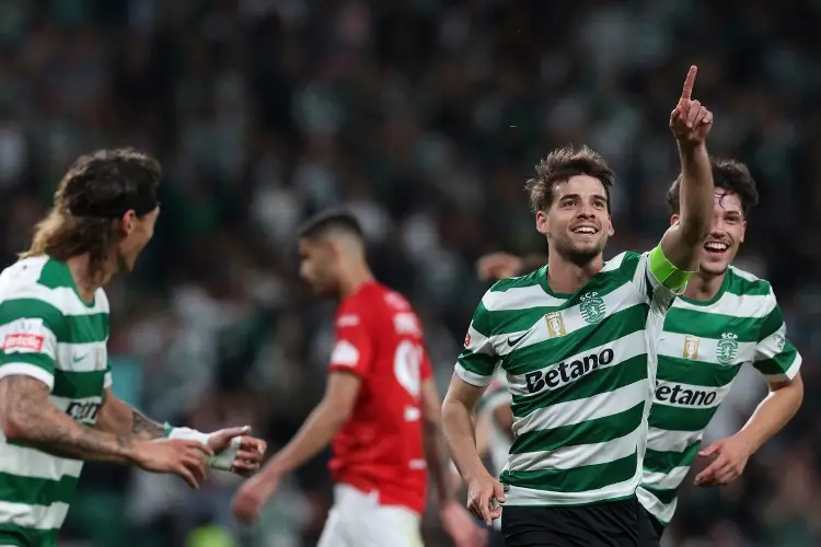 Sporting golea al Santa Clara y se acerca al liderato de Portugal