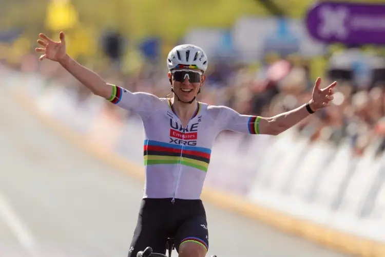 Pogacar conquista su tercer Tour de Flandes