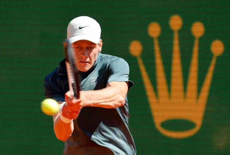 Jannik Sinner vuelve a brillar y mantiene su racha de victorias