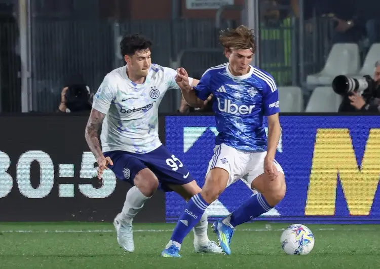 Inter de Milán sufre pero vence al Como y se acerca al título de la Serie A