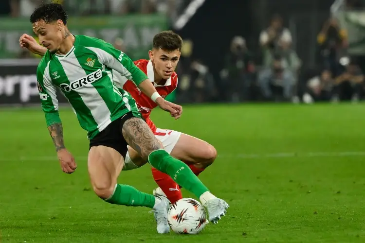 Álvaro Fidalgo y el Real Betis son humillados y eliminados de la Europa League
