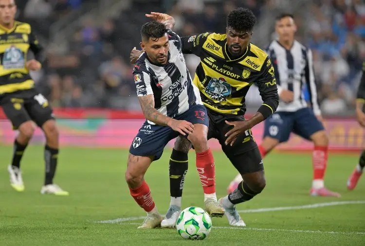 ¡Los traen de hijos! Pachuca gana en campo de los Rayados de Monterrey 