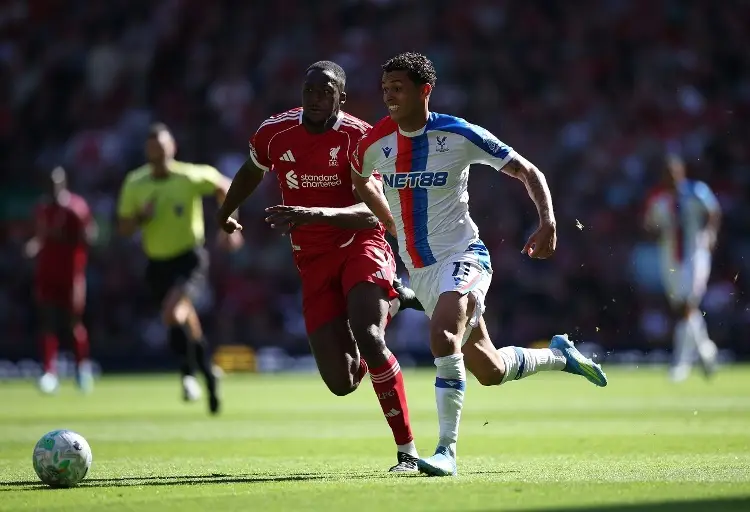 Liverpool da un golpe de autoridad tras superar al Crystal Palace 