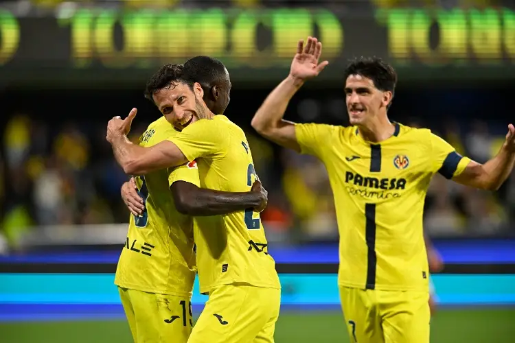 Villarreal gana y se acerca a zona de Champions League