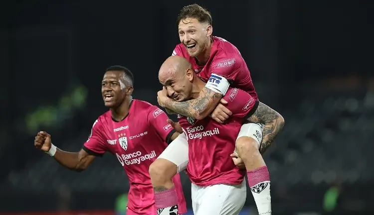 Ex de la Liga MX se luce y marca triplete en la Copa Libertadores 