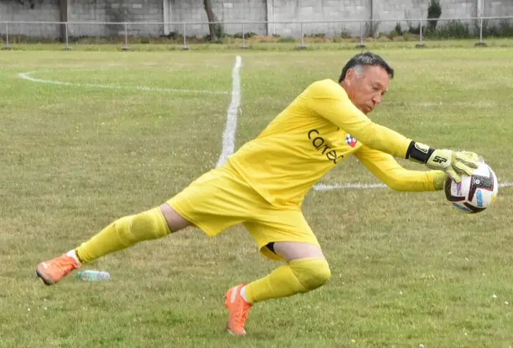 ¡Histórico! Portero de 70 años jugará en el futbol español
