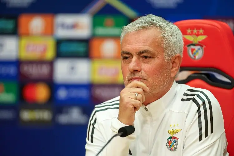 Mourinho niega contacto con Real Madrid
