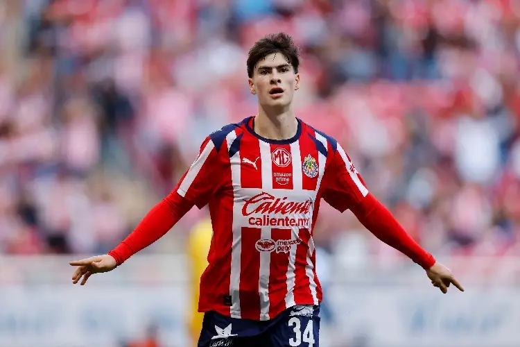 Jugadores de Chivas desobeceden al 'Vasco' y regresan a entrenar (VIDEO)
