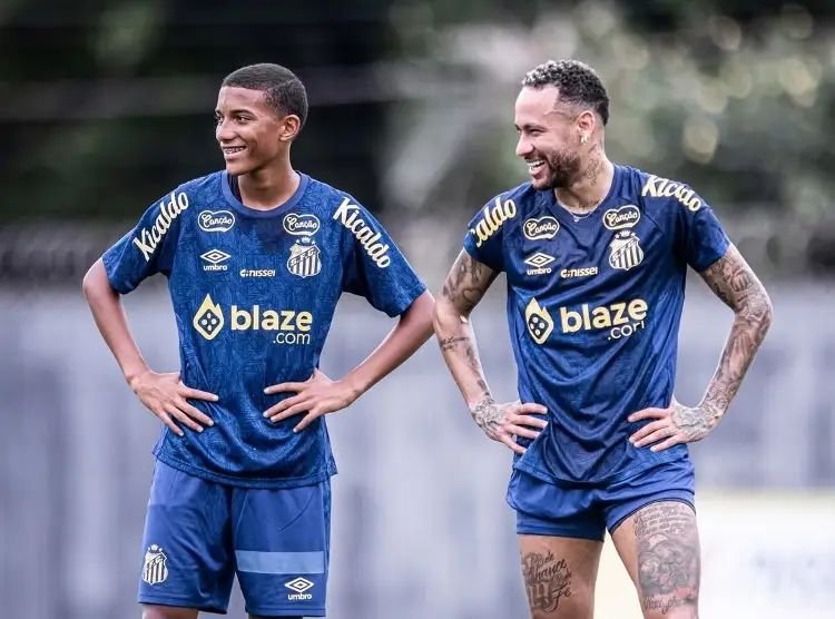 Neymar y Robinho Jr sellan la paz tras altercado en entrenamiento
