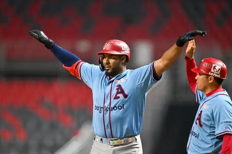 El Águila de Veracruz le da una paliza a los Diablos y se empata la serie roja 