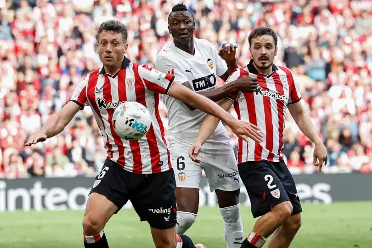 Valencia consigue un importante triunfo que los aleja del descenso 