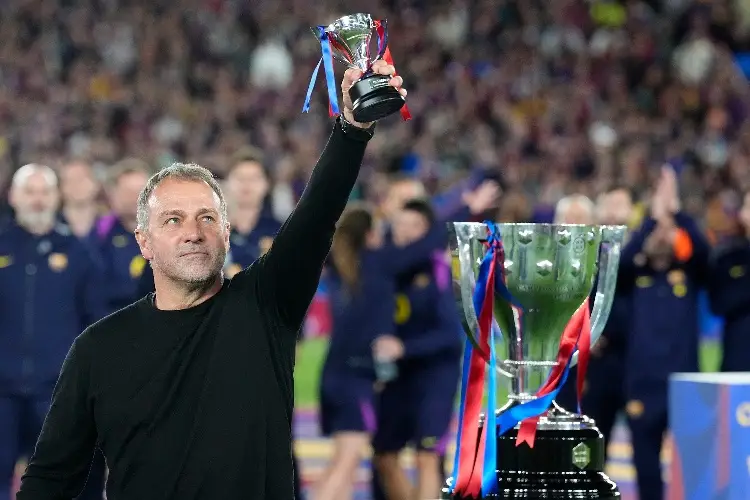 Barcelona apura la renovación de Hansi Flick