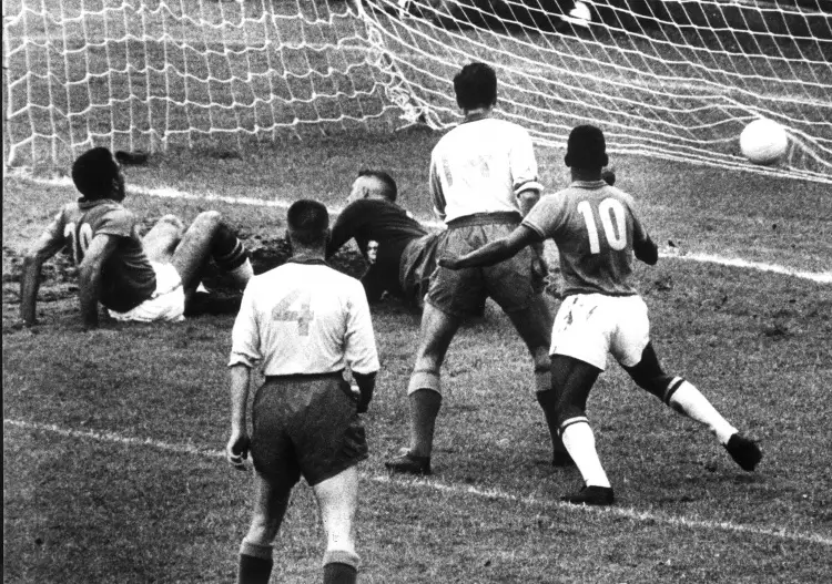 El día que Pelé se hizo grande con 17 años