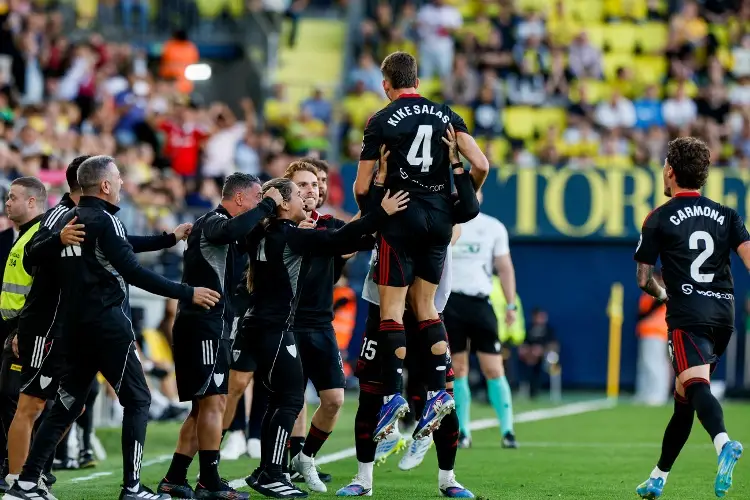 Sevilla logra una épica remontada que lo aleja de la zona de descenso