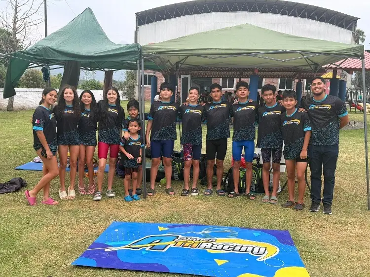 Brilla preequipo de Acuática Triracing en Circuito Jarocho de Natación