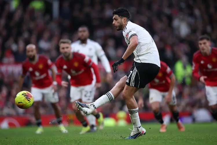 Raúl Jiménez y Fulham a punto de quedar fuera de competencias europeas