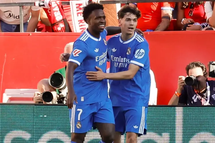 Vinicius salva al Real Madrid