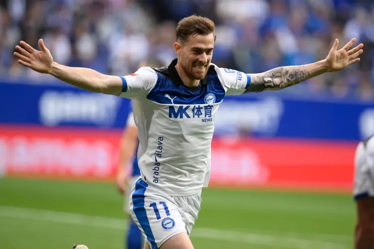 Alavés vence al Real Oviedo y se salva del descenso 