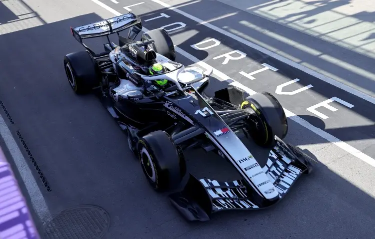 George Russell domina la clasificación sprint de Canadá y 'Checo' se queda atrás