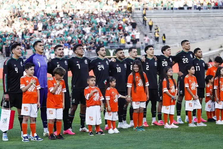 'Vasco' Aguirre confiesa que ya tiene definida su alineación para el Mundial