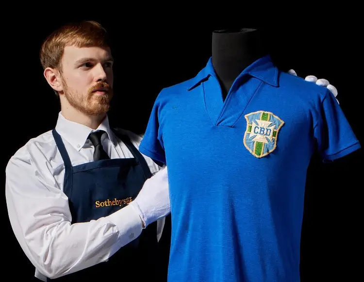 Subastarán histórico jersey de Pelé 