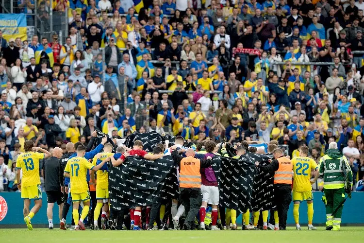 ¿Cómo se encuentra Christian Eriksen tras volverse a desplomar en pleno juego? Esto se sabe