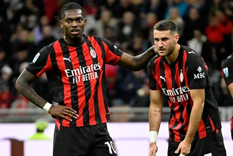 ¡Hay cambios! Santiago Giménez ya tiene nuevo DT en el AC Milan