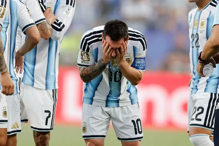 ¡Polémica! Le perdonan la tarjeta roja a Messi y luego marca gol en el Mundial 2026 (FOTO)