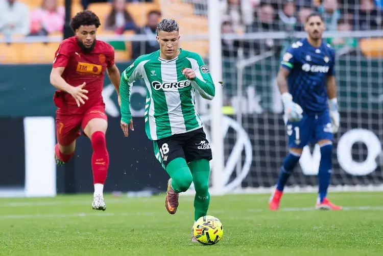 Nelson Deossa se va del Real Betis