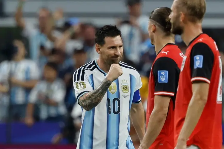 Doblete de Messi le da nuevo triunfo a Argentina en el Mundial