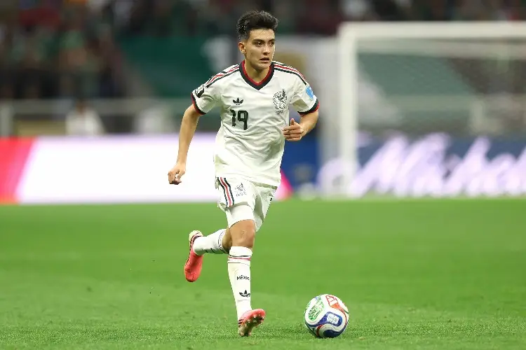Manchester United va por Gilberto Mora 