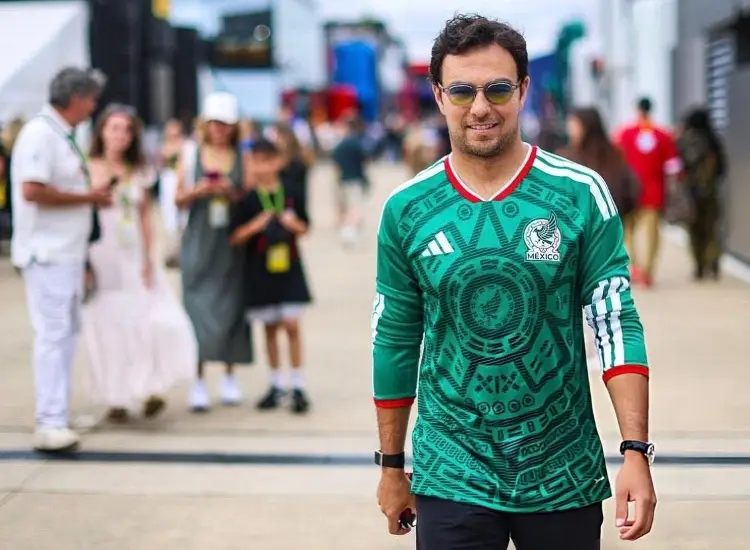 'Checo' Pérez en medio de su tristeza, lanza emotivo mensaje a los mexicanos (VIDEO)