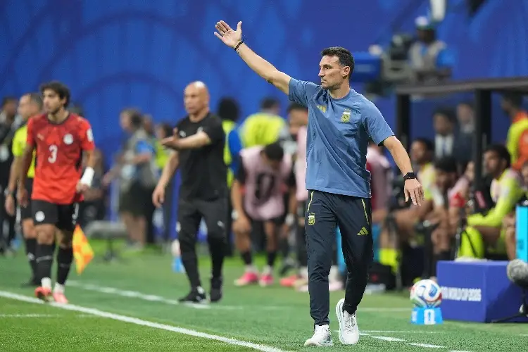 Scaloni rompe en llanto en plena entrevista tras remontar a Egipto (VIDEO)