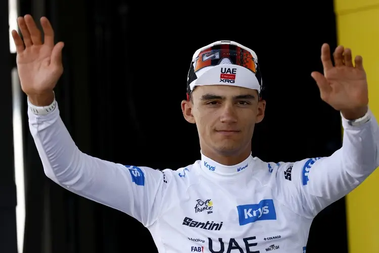 Isaac del Toro baja posiciones en la clasificación general del Tour de Francia