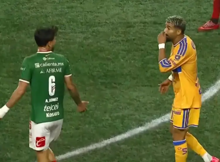 Ya cayó el primer expulsado en Liga MX por taparse la boca (VIDEO)