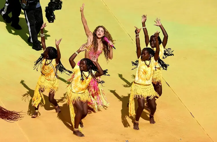 Gerard Piqué presente en el show de Shakira al medio tiempo del Mundial ¿Cómo reaccionó? (VIDEO)