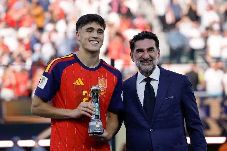 Pau Cubarsí es elegido como el mejor jugador joven del Mundial 2026