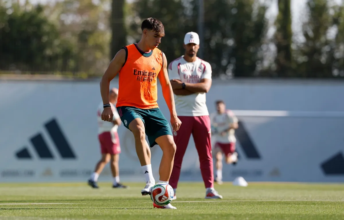 Carlos Espí comienza su aventura con el Real Madrid entre ilusión y ambición