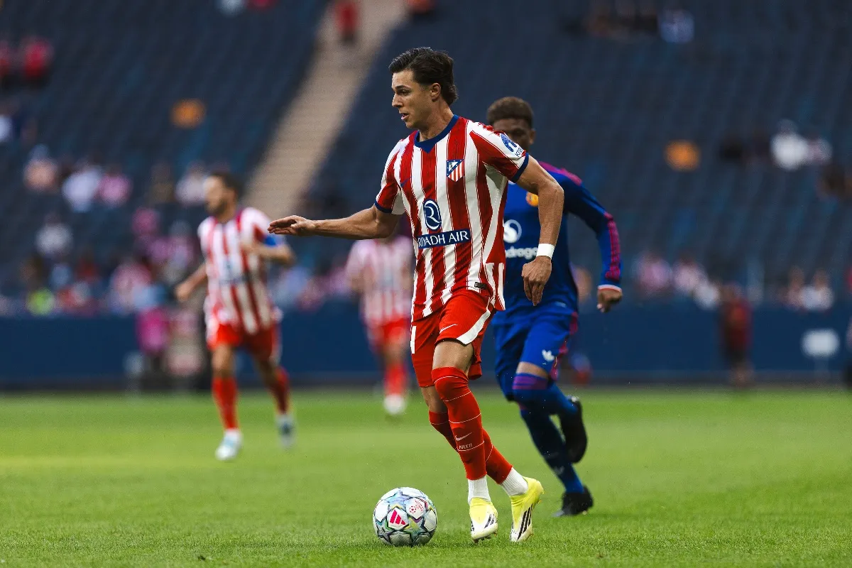 Obed Vargas y el Atlético tropiezan con el Manchester United