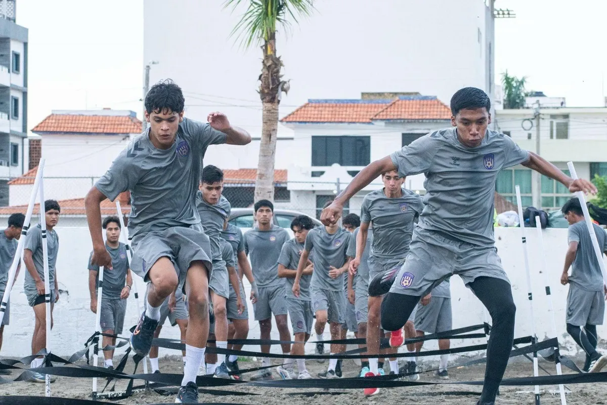 Racing de Veracruz TDP intensifica su preparación para defender el título nacional