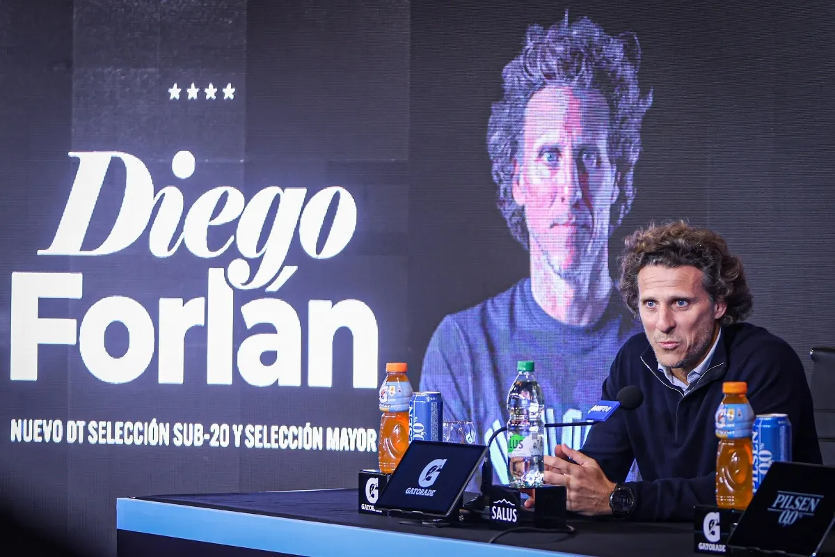 Diego Forlán no se ve siendo el DT de Uruguay