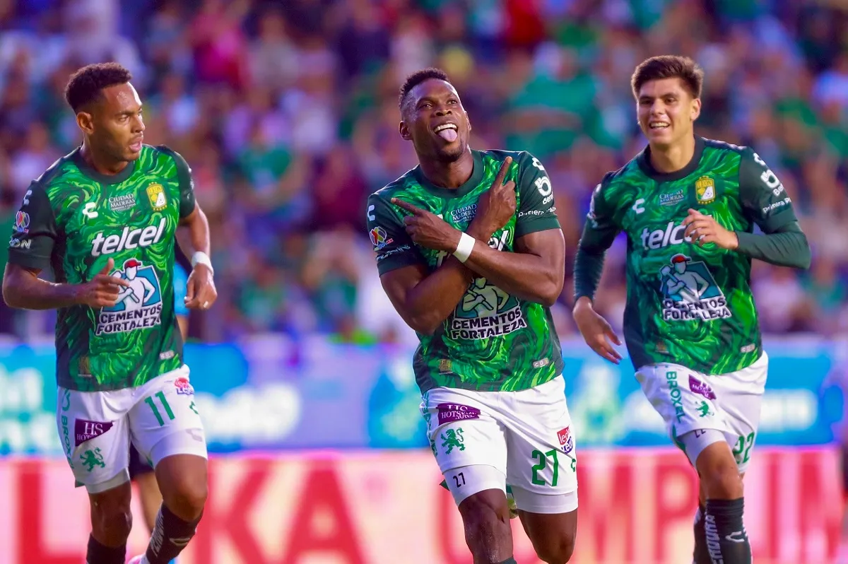 Con un futbolista menos, León vence a Necaxa en Aguascalientes 