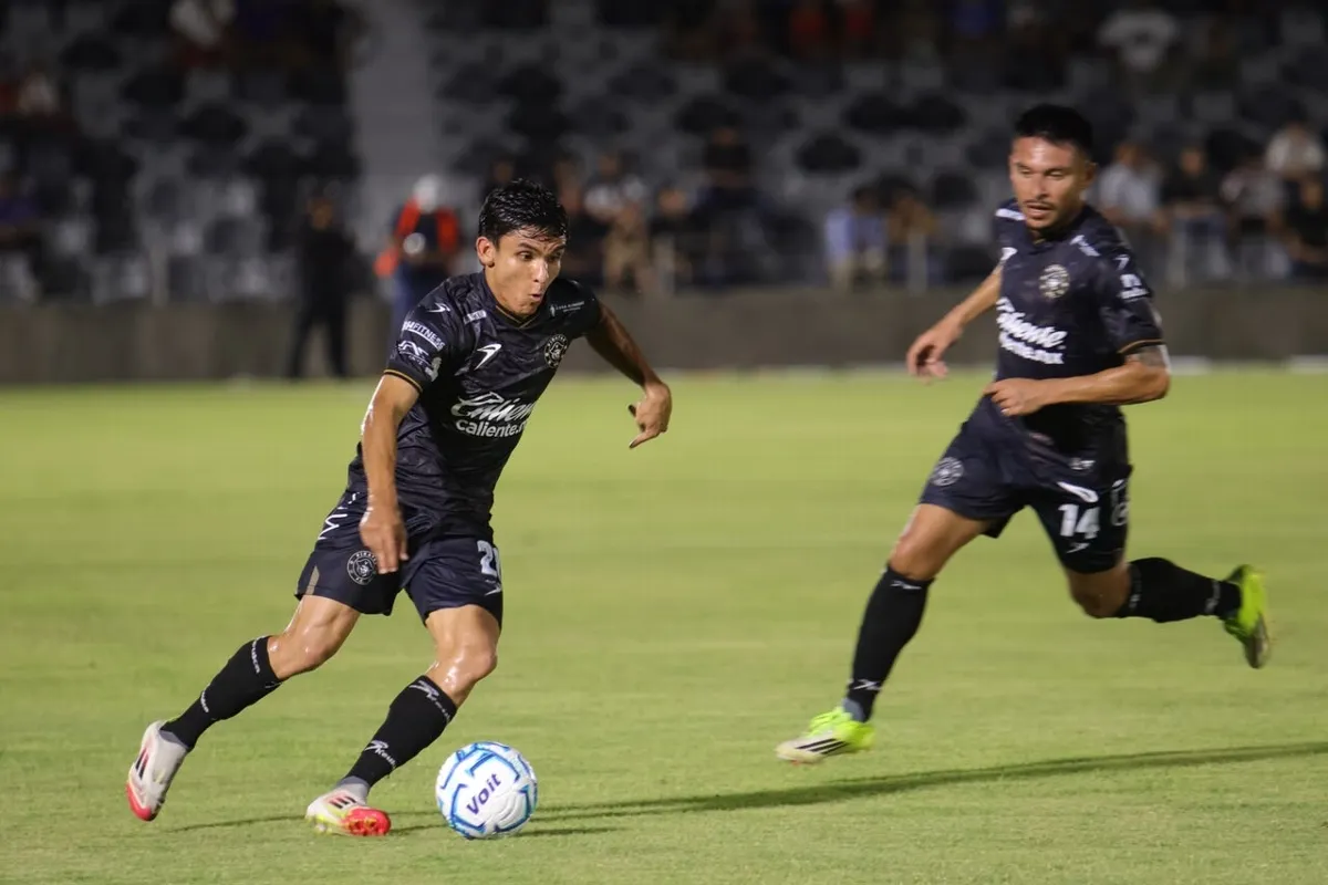 Rocío Nahle respalda proyecto de Piratas FC ante ausencia de Tiburones Rojos