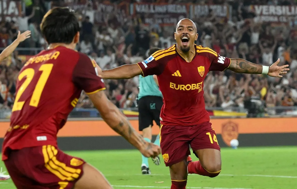 Roma golea a Fiorentina en su debut en la Serie A 