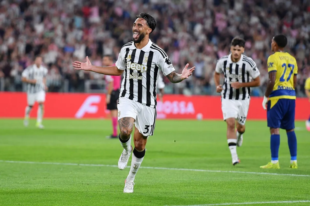 Juventus vence al Parma y arranca la Serie A con seis puntos de seis